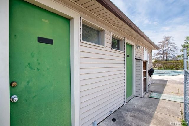 31993 W 12 Mile Road 109, Farmington, MI 48334