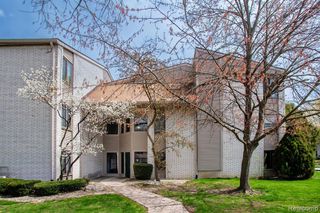 31993 W 12 Mile Road 109, Farmington, MI 48334