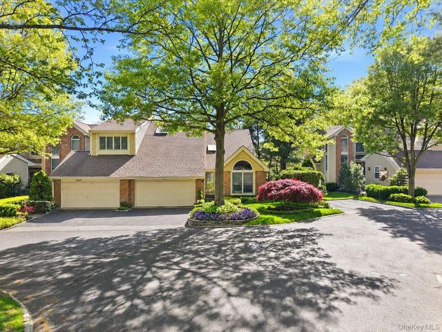 31 Willow Ridge Drive, Smithtown, NY 11787