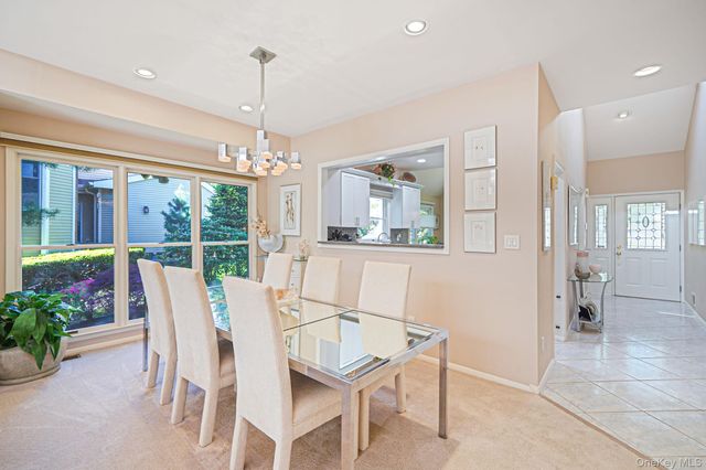 31 Willow Ridge Drive, Smithtown, NY 11787