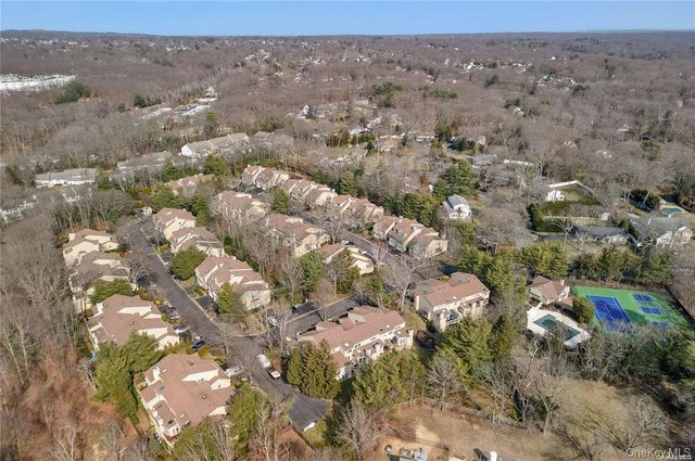 31 Willow Ridge Drive, Smithtown, NY 11787