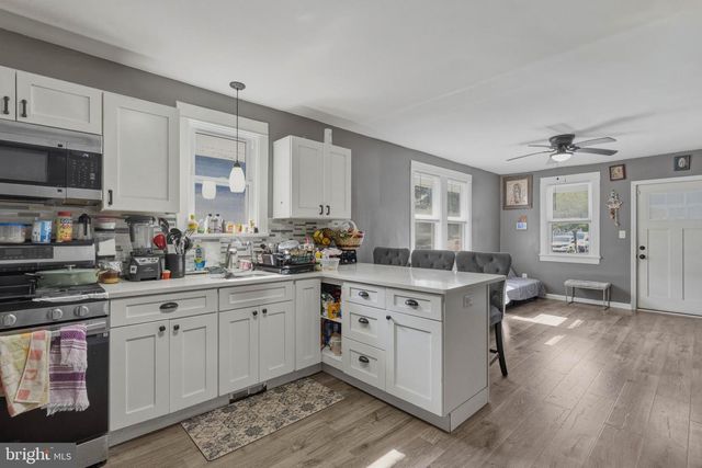216 W MONTROSE ST, Vineland, NJ 08360