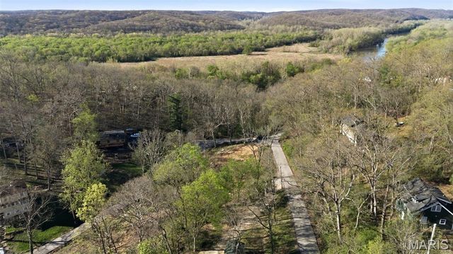 639 Castlewood Drive, Ballwin, MO 63021