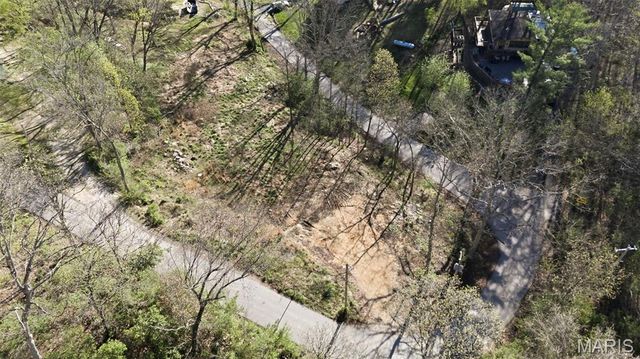 639 Castlewood Drive, Ballwin, MO 63021