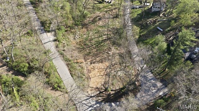 639 Castlewood Drive, Ballwin, MO 63021