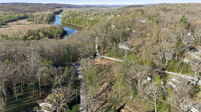 639 Castlewood Drive, Ballwin, MO 63021