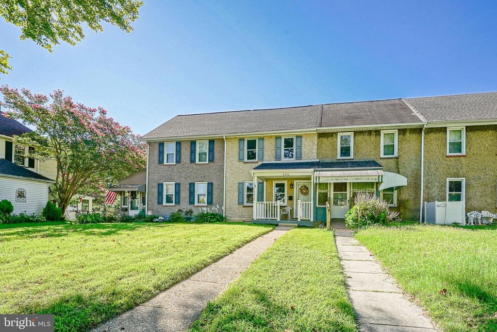208 NEW JERSEY RD, BROOKLAWN, NJ 08030 — exterior