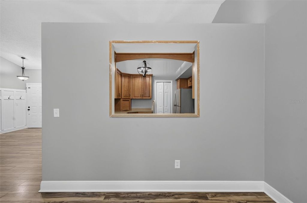 Image 12 of property listing at 1022 WARD CIRCLE, Oviedo, FL 32765