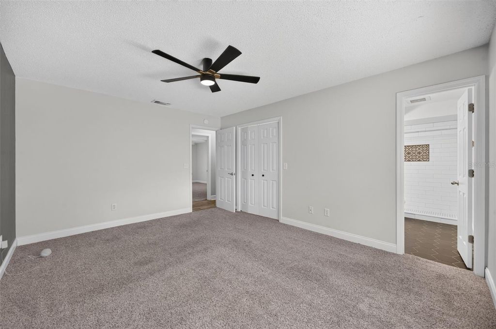 Image 19 of property listing at 1022 WARD CIRCLE, Oviedo, FL 32765