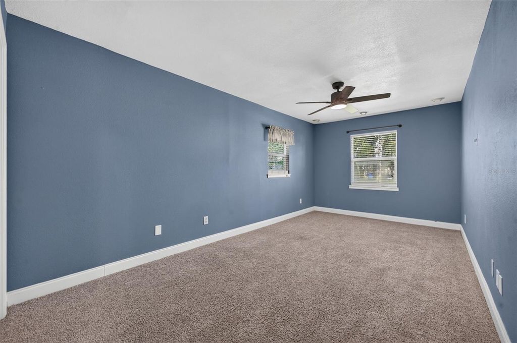 Image 21 of property listing at 1022 WARD CIRCLE, Oviedo, FL 32765