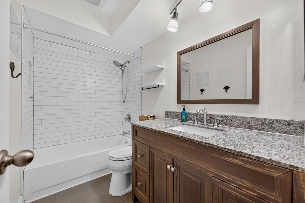 Image 23 of property listing at 1022 WARD CIRCLE, Oviedo, FL 32765