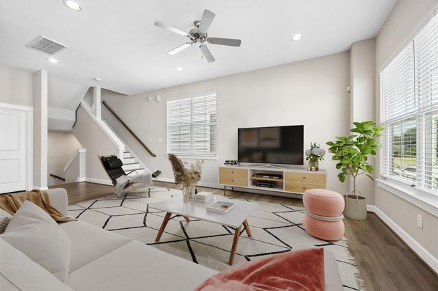 603 Link Road F, Houston, TX 77009