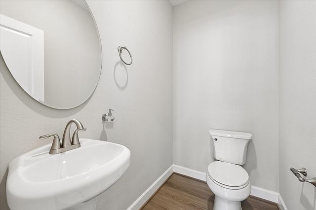 603 Link Road F, Houston, TX 77009
