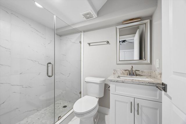 603 Link Road F, Houston, TX 77009
