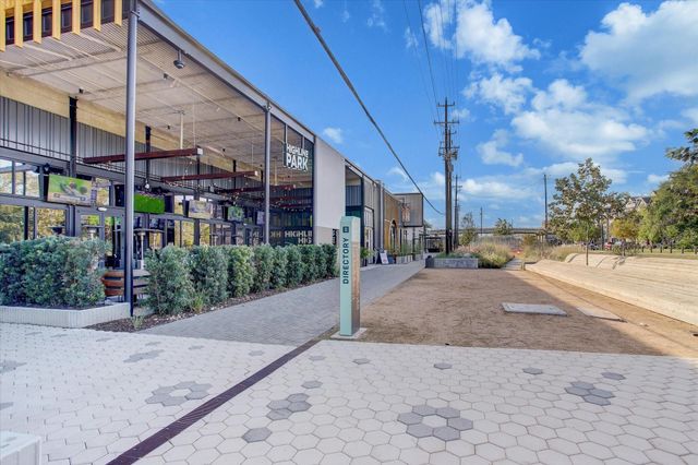 603 Link Road F, Houston, TX 77009