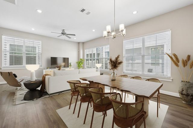 603 Link Road F, Houston, TX 77009