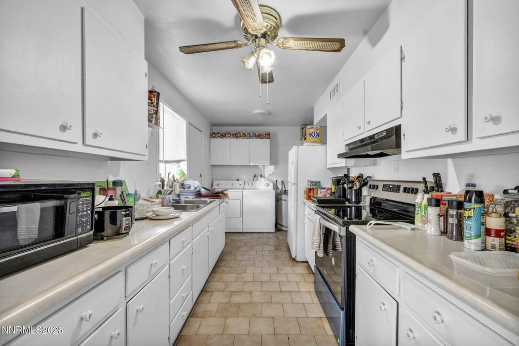 Image 9 of property listing at 11932 Rocky Mountain Street, Reno, NV 89506