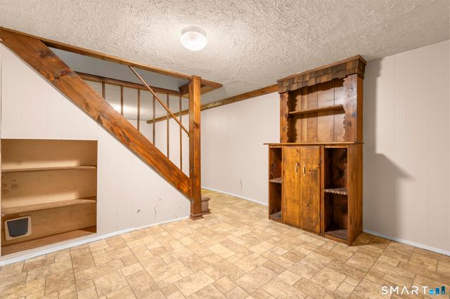 4 Bowen Road, North Haven, CT 06473