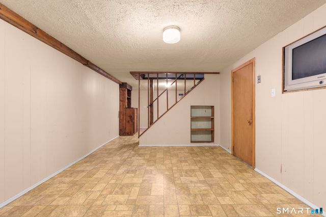 4 Bowen Road, North Haven, CT 06473