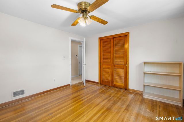 4 Bowen Road, North Haven, CT 06473