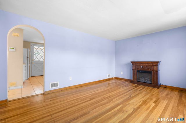 4 Bowen Road, North Haven, CT 06473