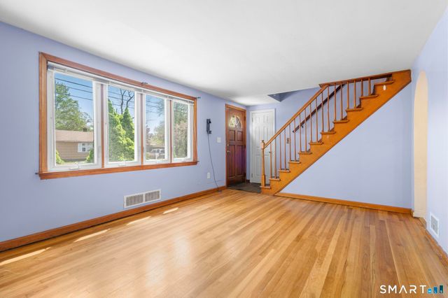 4 Bowen Road, North Haven, CT 06473