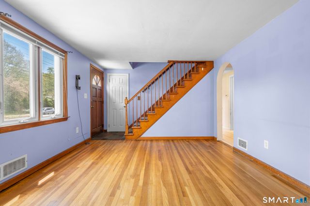 4 Bowen Road, North Haven, CT 06473