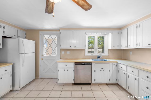 4 Bowen Road, North Haven, CT 06473