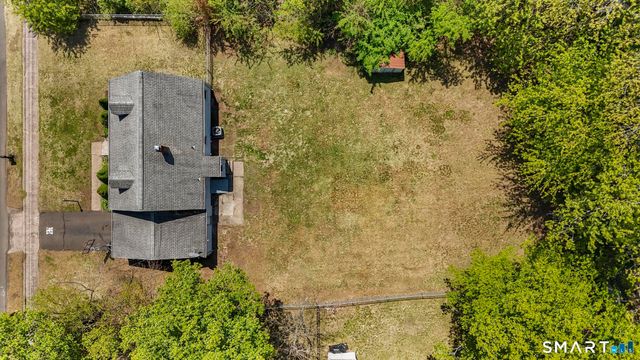 4 Bowen Road, North Haven, CT 06473