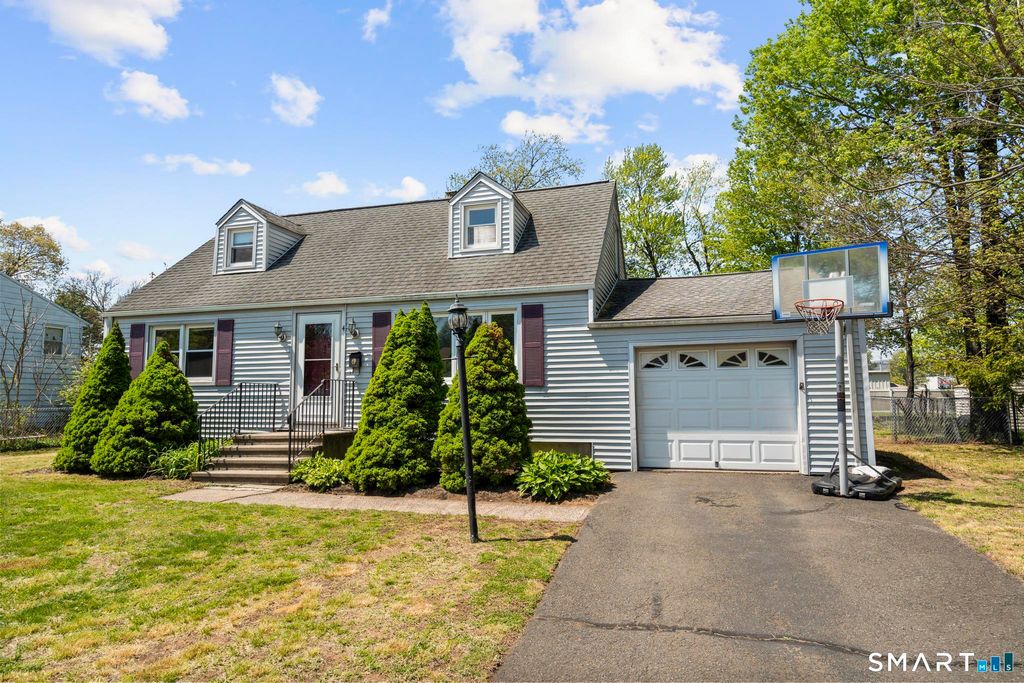 4 Bowen Road, North Haven, CT 06473