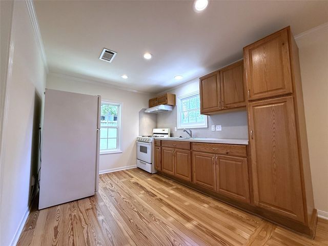 1011 Nadine Street A, Houston, TX 77009