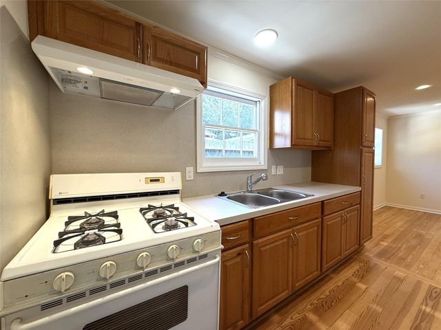 1011 Nadine Street A, Houston, TX 77009