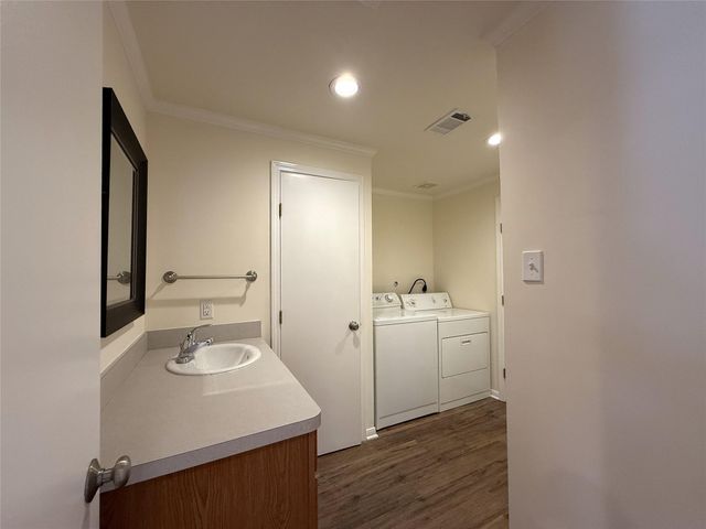 1011 Nadine Street A, Houston, TX 77009