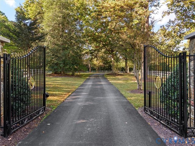 262 Thompson Ln, Williamsburg, VA 23188