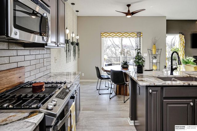 17505 Wirt Street, Omaha, NE 68116