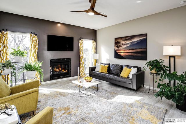 17505 Wirt Street, Omaha, NE 68116