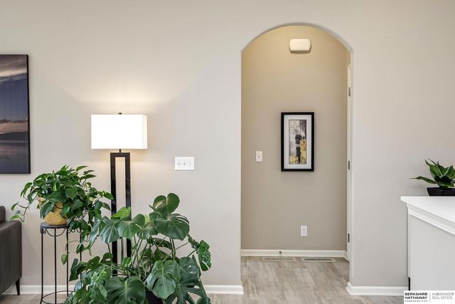 17505 Wirt Street, Omaha, NE 68116