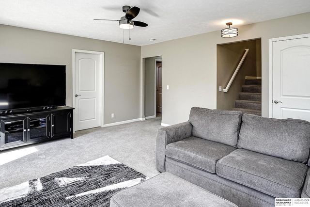 17505 Wirt Street, Omaha, NE 68116