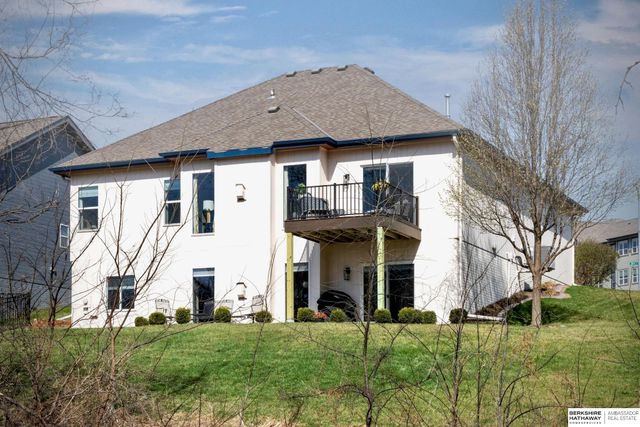 17505 Wirt Street, Omaha, NE 68116