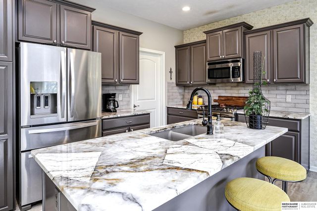 17505 Wirt Street, Omaha, NE 68116