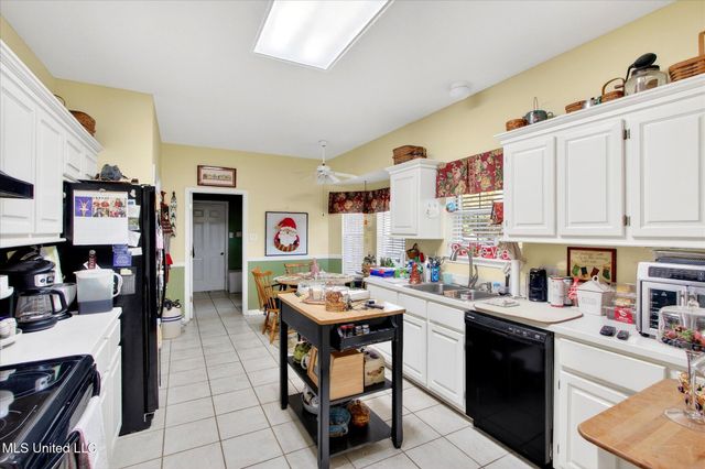 8824 Kipapa Way, Diamondhead, MS 39525