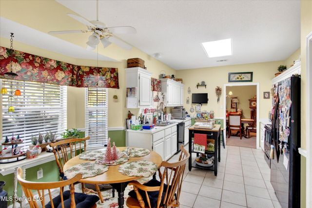 8824 Kipapa Way, Diamondhead, MS 39525