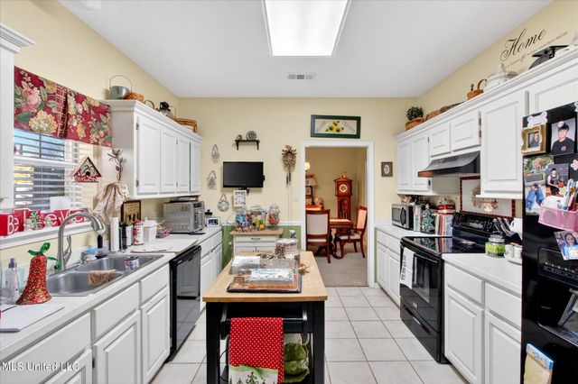 8824 Kipapa Way, Diamondhead, MS 39525