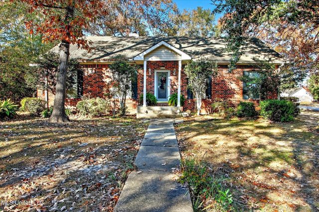 8824 Kipapa Way, Diamondhead, MS 39525