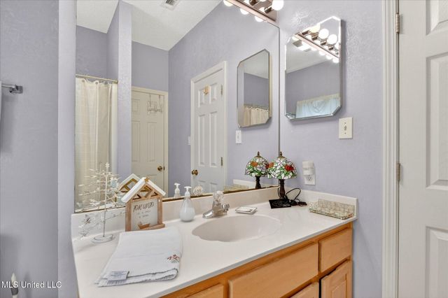 8824 Kipapa Way, Diamondhead, MS 39525