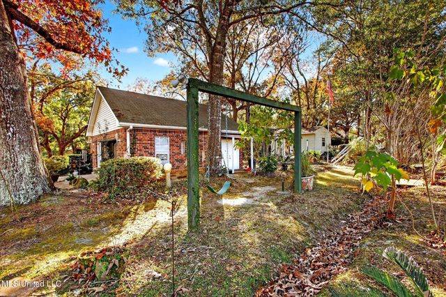 8824 Kipapa Way, Diamondhead, MS 39525