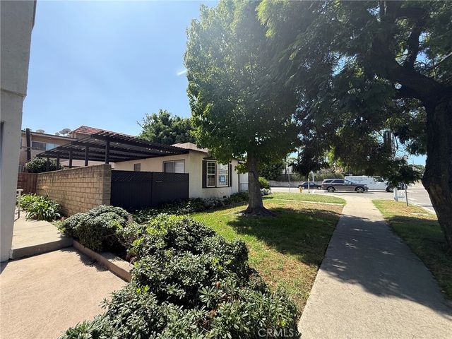 12020 Ocean Park, Los Angeles, CA 90064