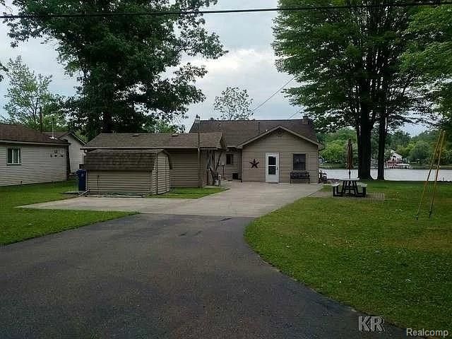 4181 S Oak Drive, Beaverton, MI 48612