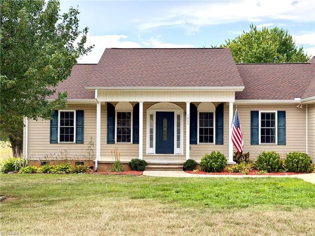 1027 Tabor Road, Olin, NC 28660