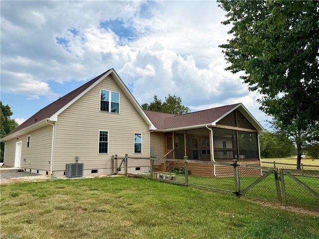 1027 Tabor Road, Olin, NC 28660
